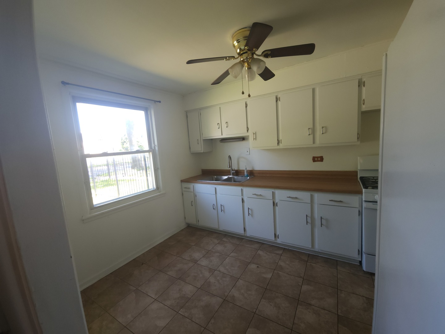 257 W Swann Street Property Photo 4