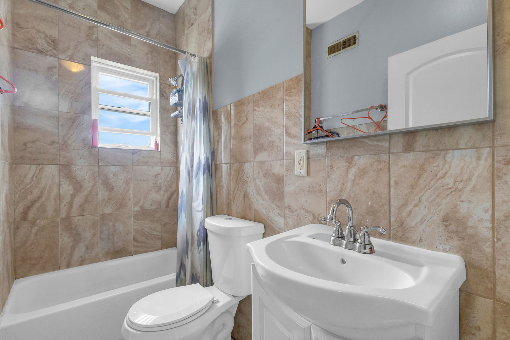 2243 S Sawyer Avenue Property Photo 22