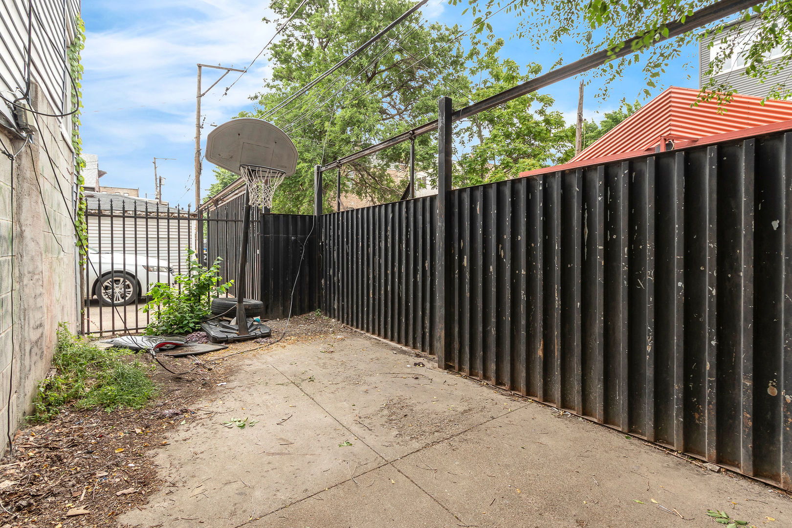 2243 S Sawyer Avenue Property Photo 57
