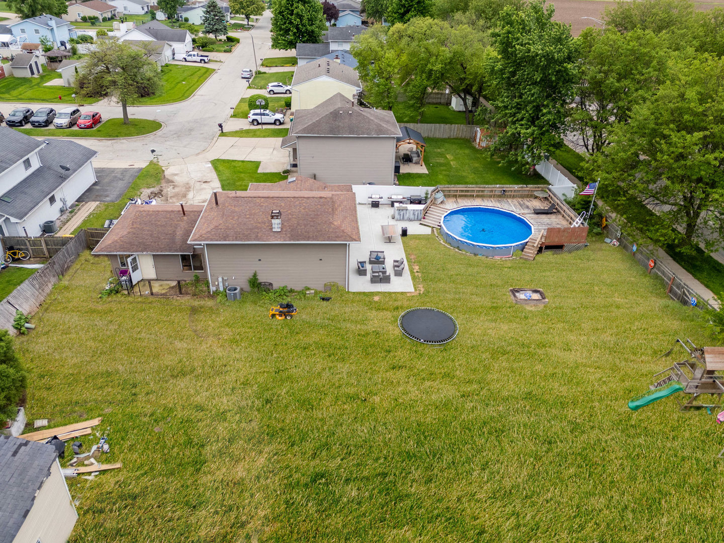 825 Copley Lane Property Photo 32