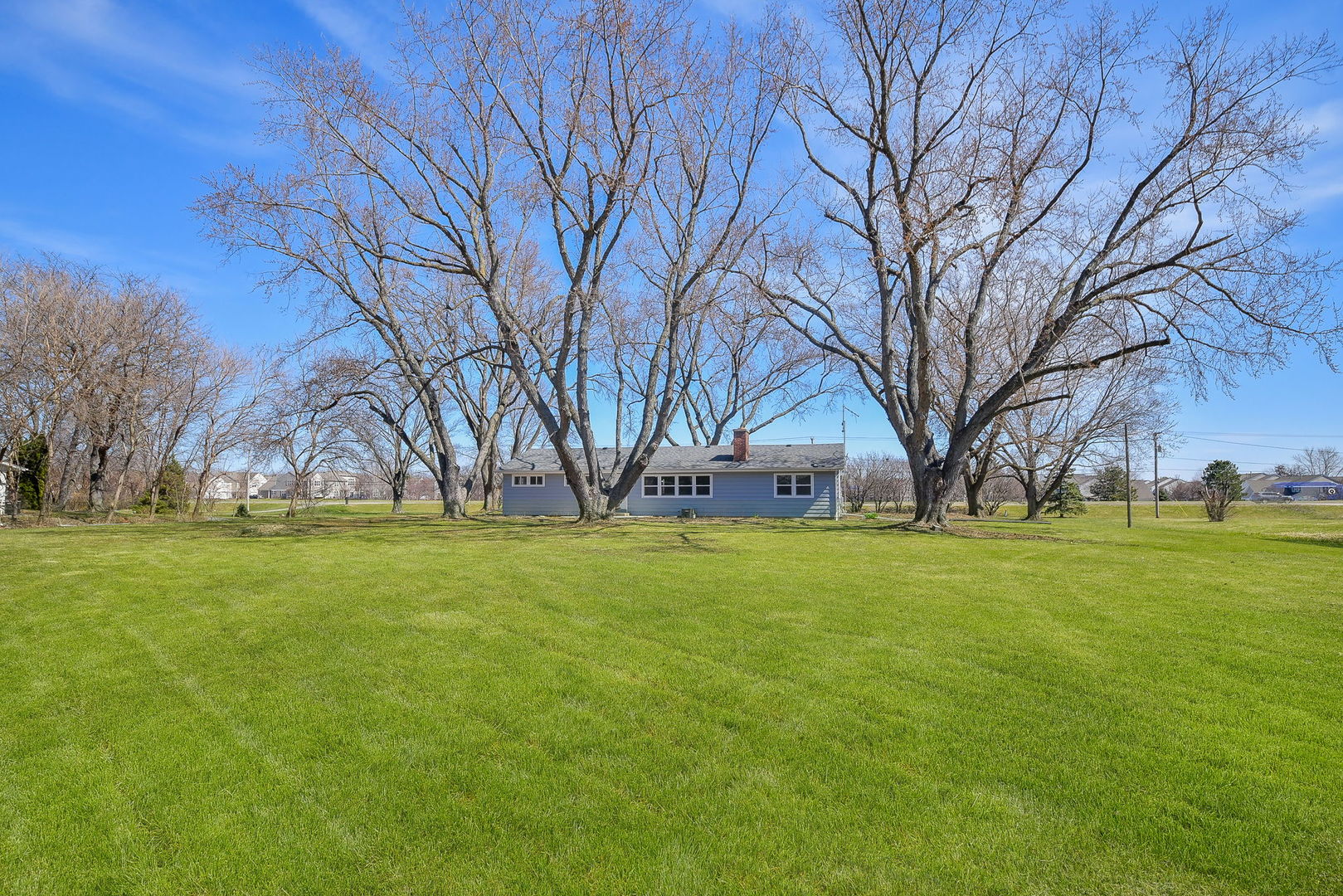 10s198 Route 59 Highway Property Photo 3