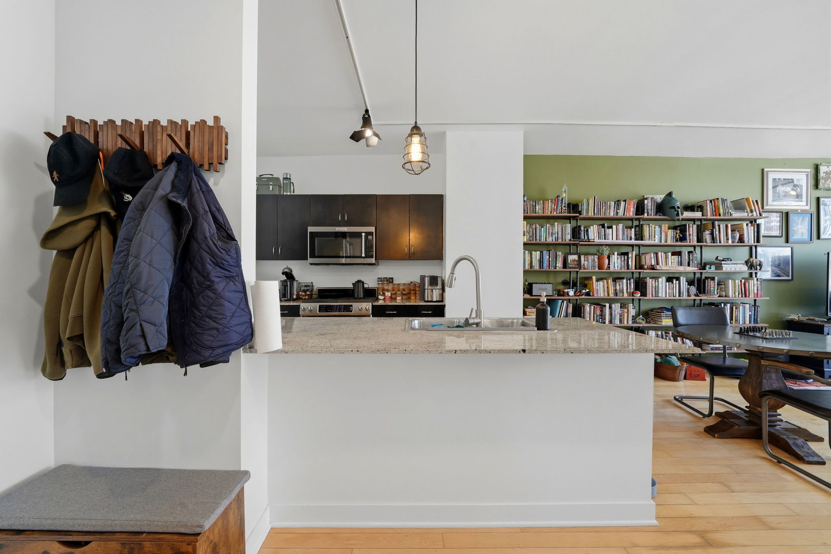 8 E Randolph Street 1506 Property Photo 3