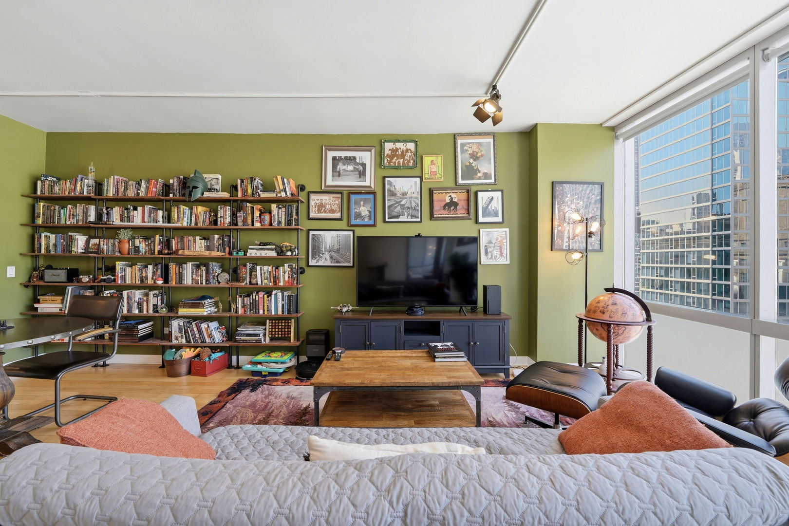 8 E Randolph Street 1506 Property Photo 10