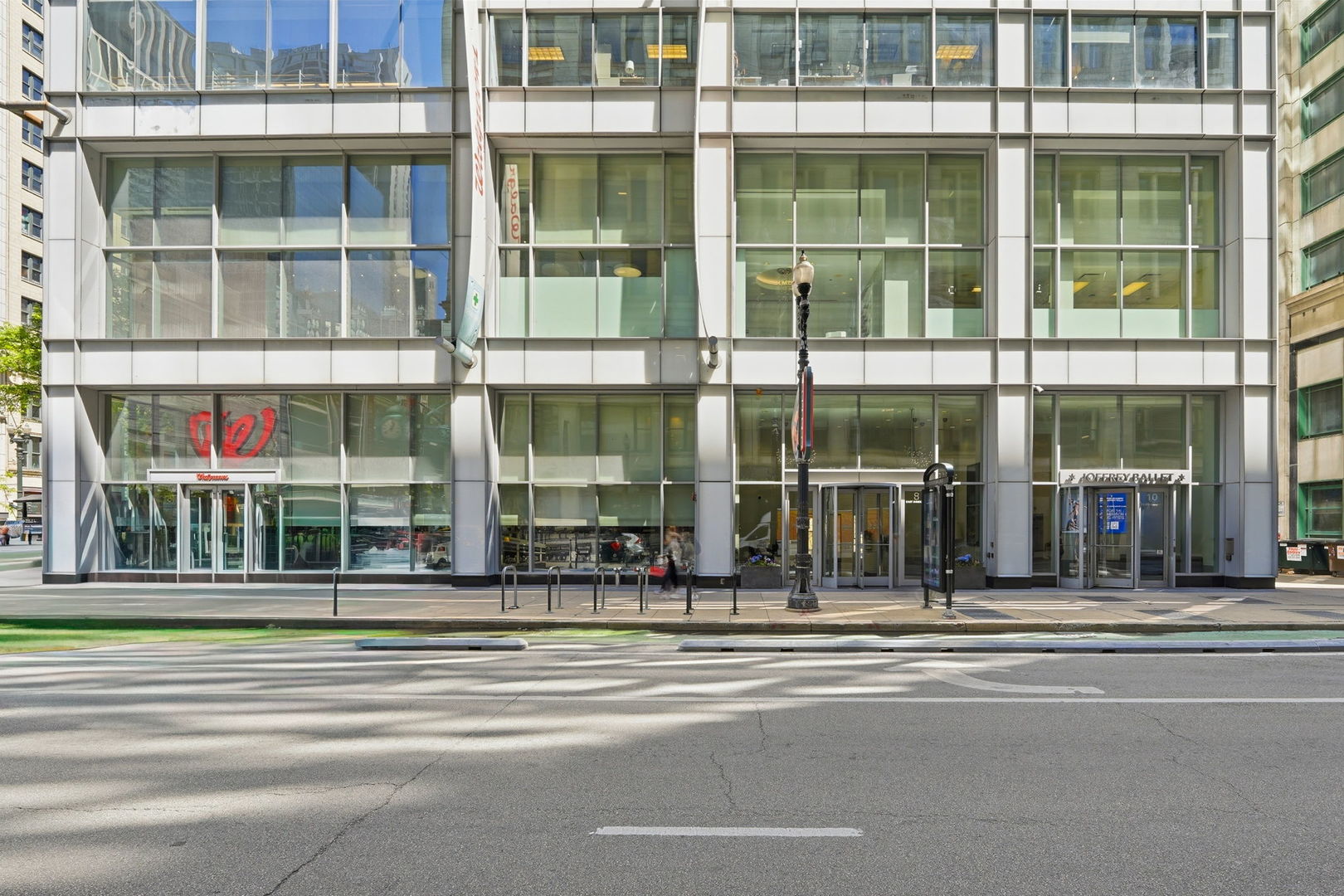 8 E Randolph Street 1506 Property Photo 27