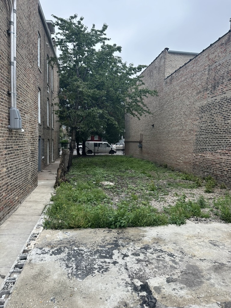 2444 S Kedzie Avenue Property Photo 3