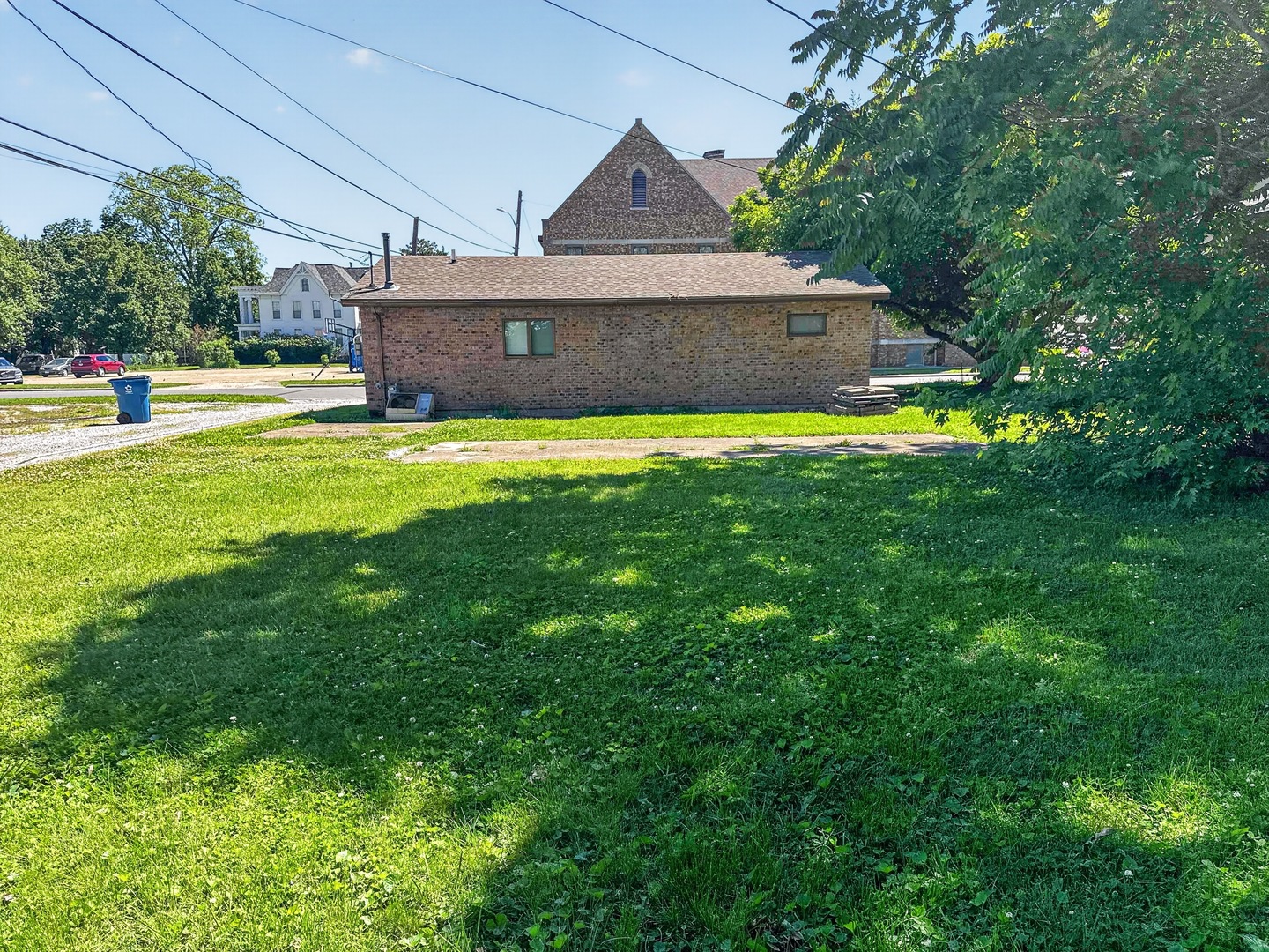 301 N Main Street Property Photo 14