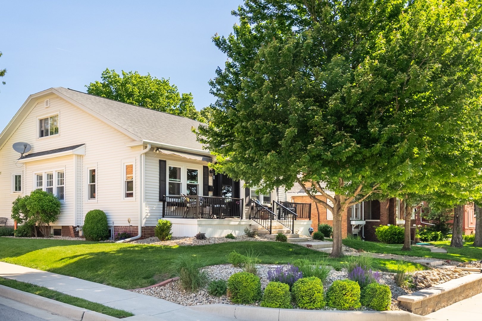 1327 5th Street Property Photo 1