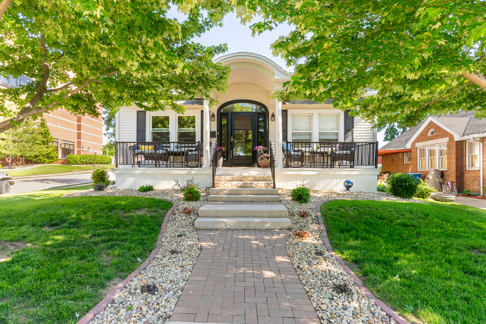 1327 5th Street Property Photo 2