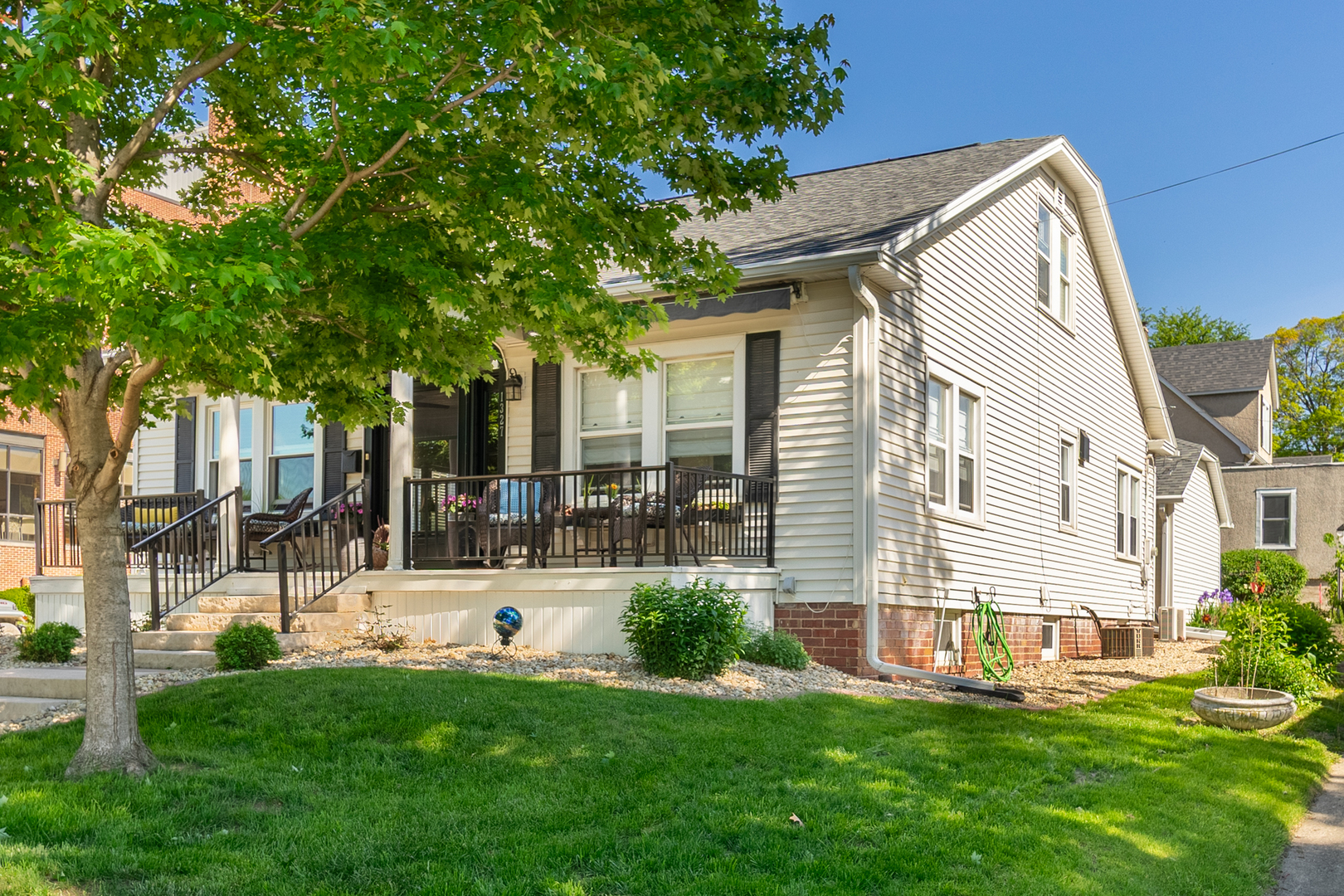 1327 5th Street Property Photo 3