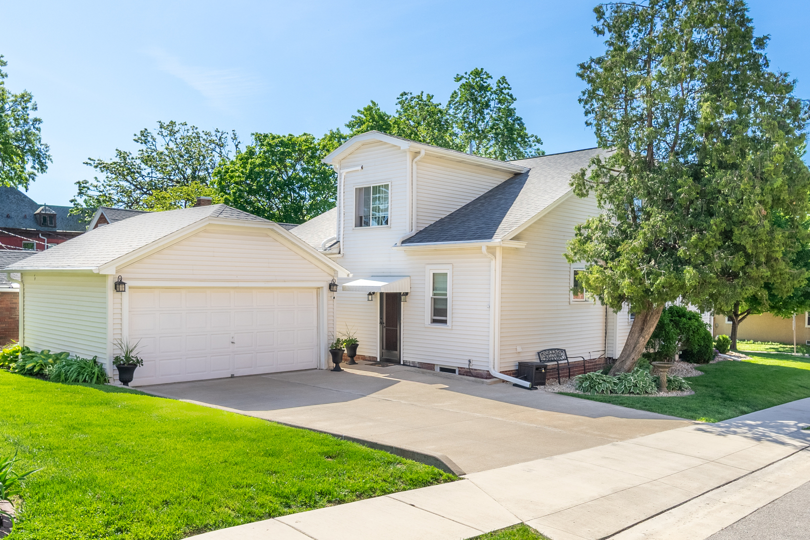 1327 5th Street Property Photo 4