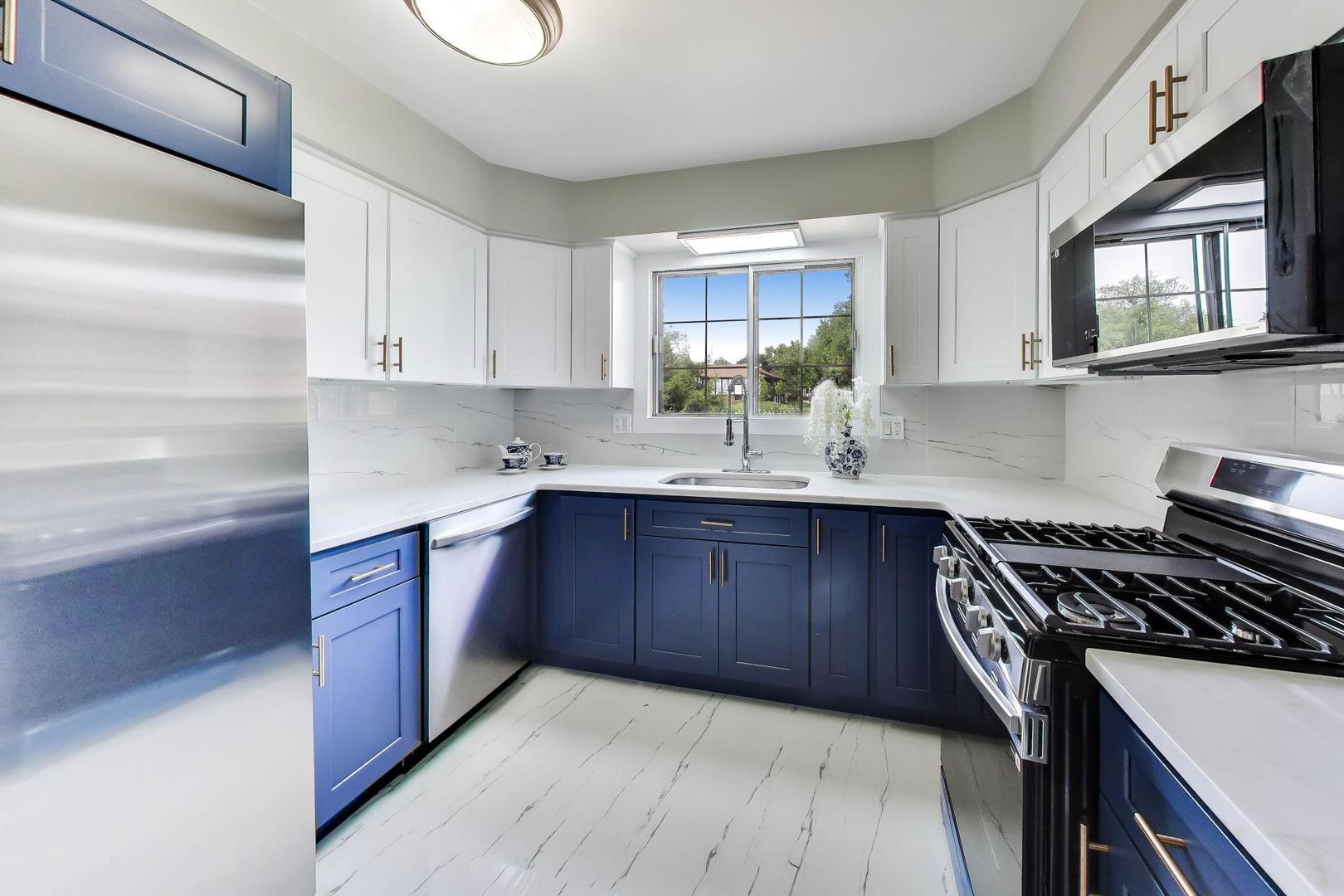 1720 Lakecliffe Drive A Property Photo 2