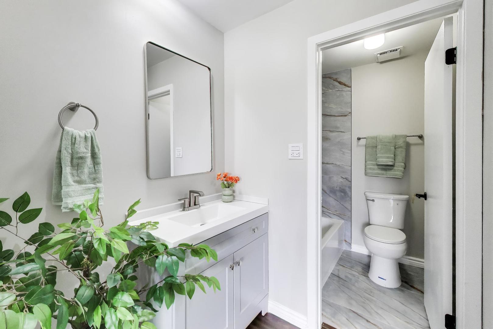 1720 Lakecliffe Drive A Property Photo 16