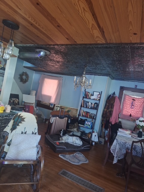 208 N Carroll Street Property Photo 6