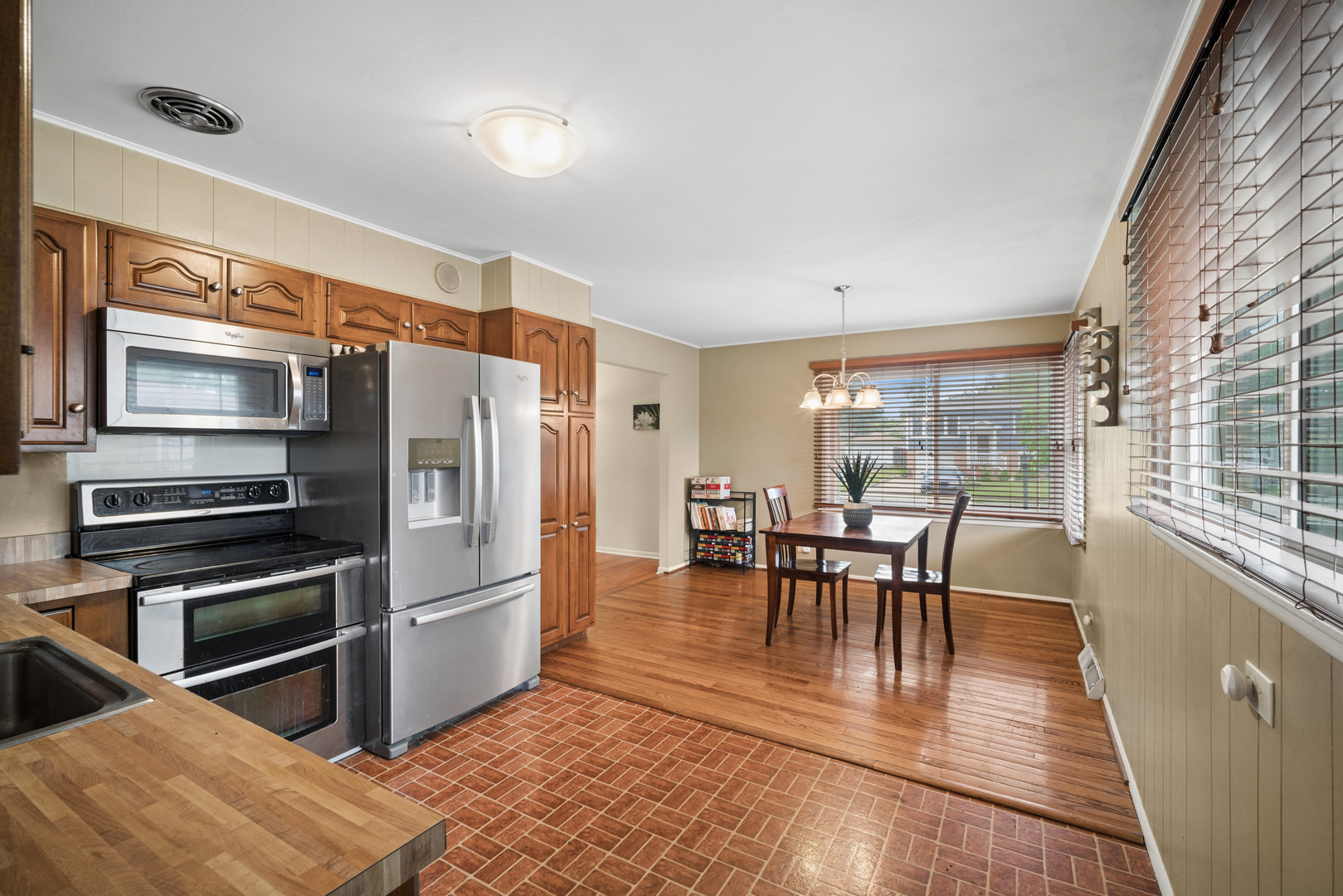 1159 S Mitchell Avenue Property Photo 6