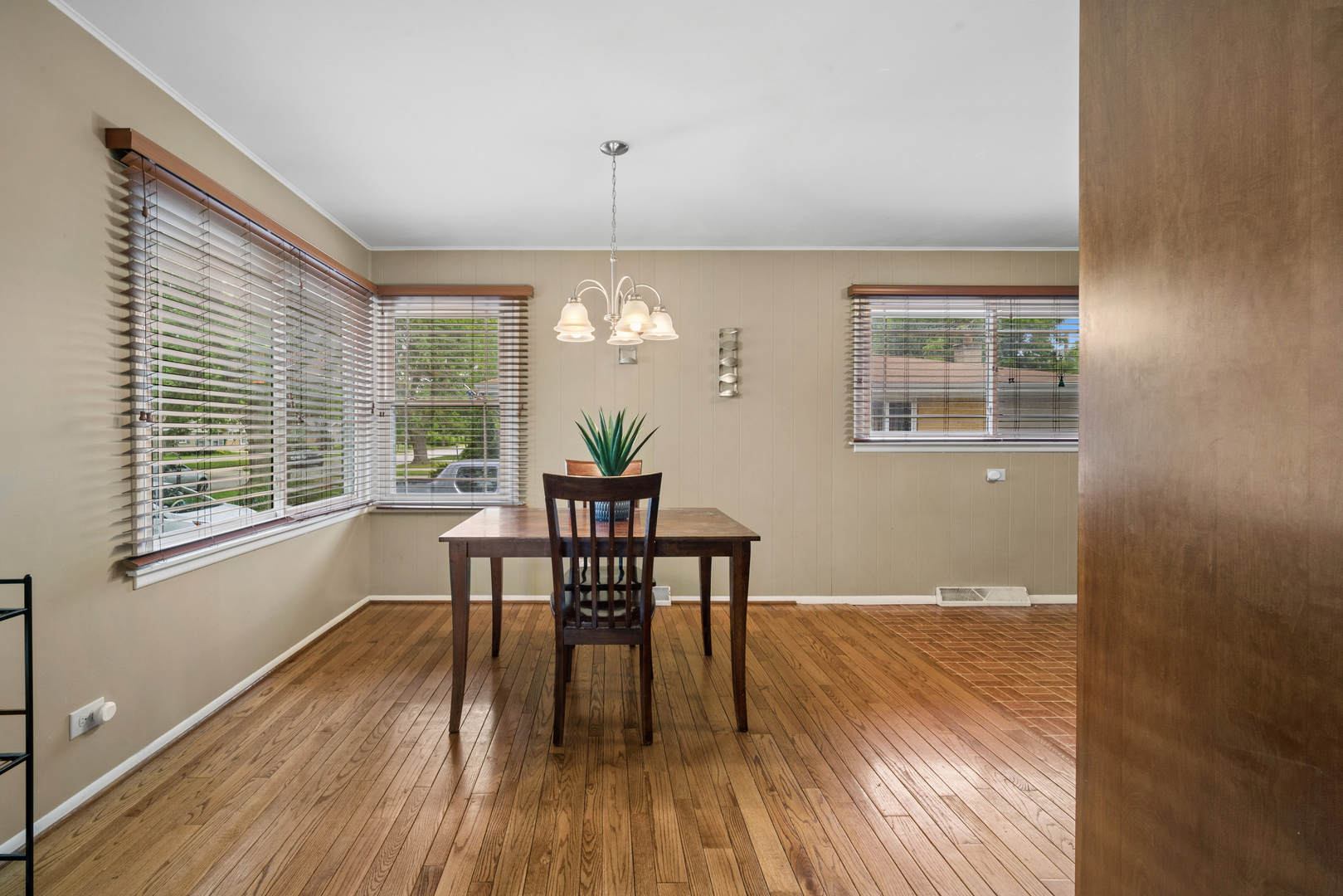 1159 S Mitchell Avenue Property Photo 9