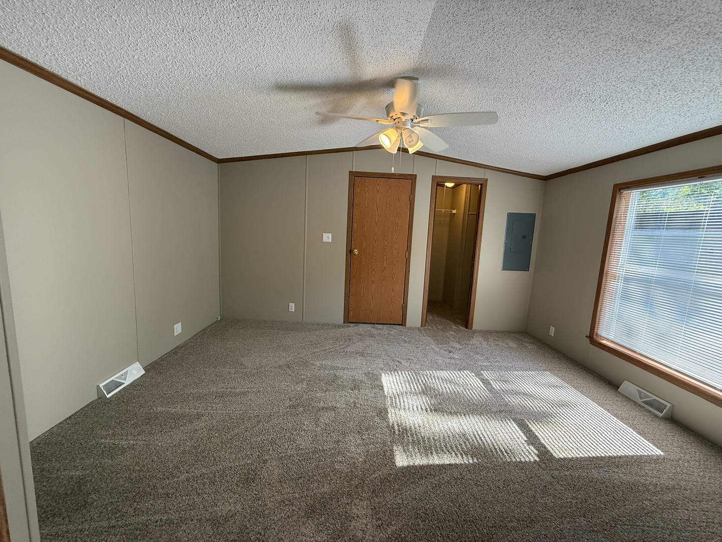 153 Oak Valley Drive Property Photo 8