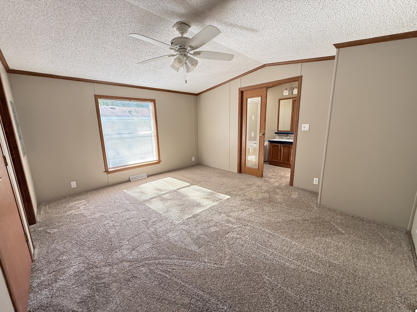 153 Oak Valley Drive Property Photo 9