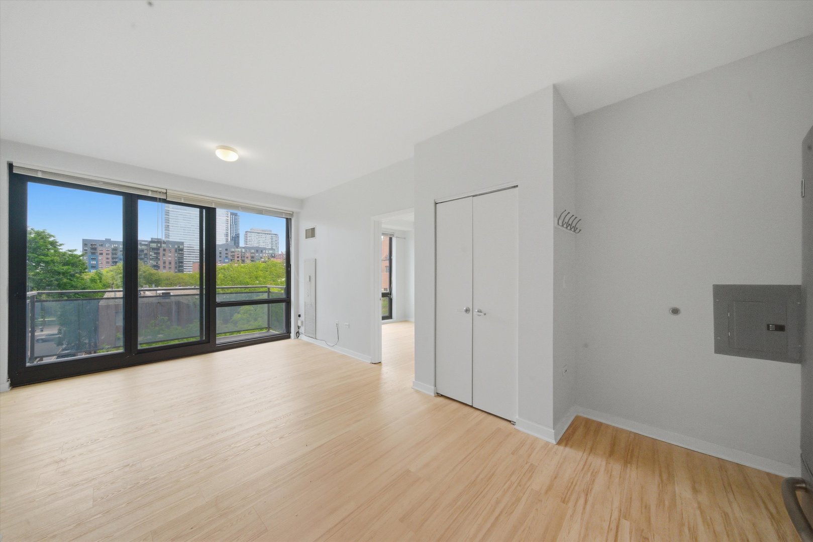 1 E 8th Street 302 Property Photo 5