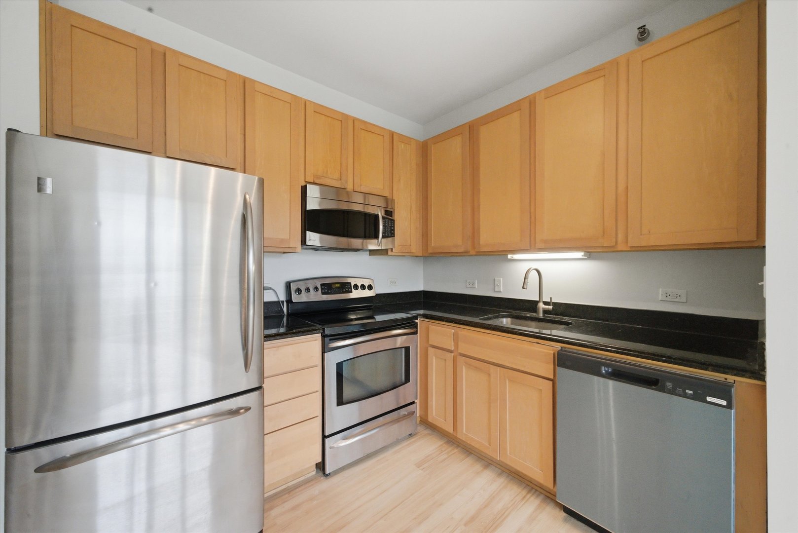 1 E 8th Street 302 Property Photo 6