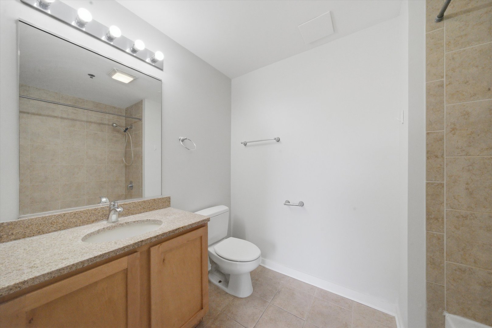 1 E 8th Street 302 Property Photo 11