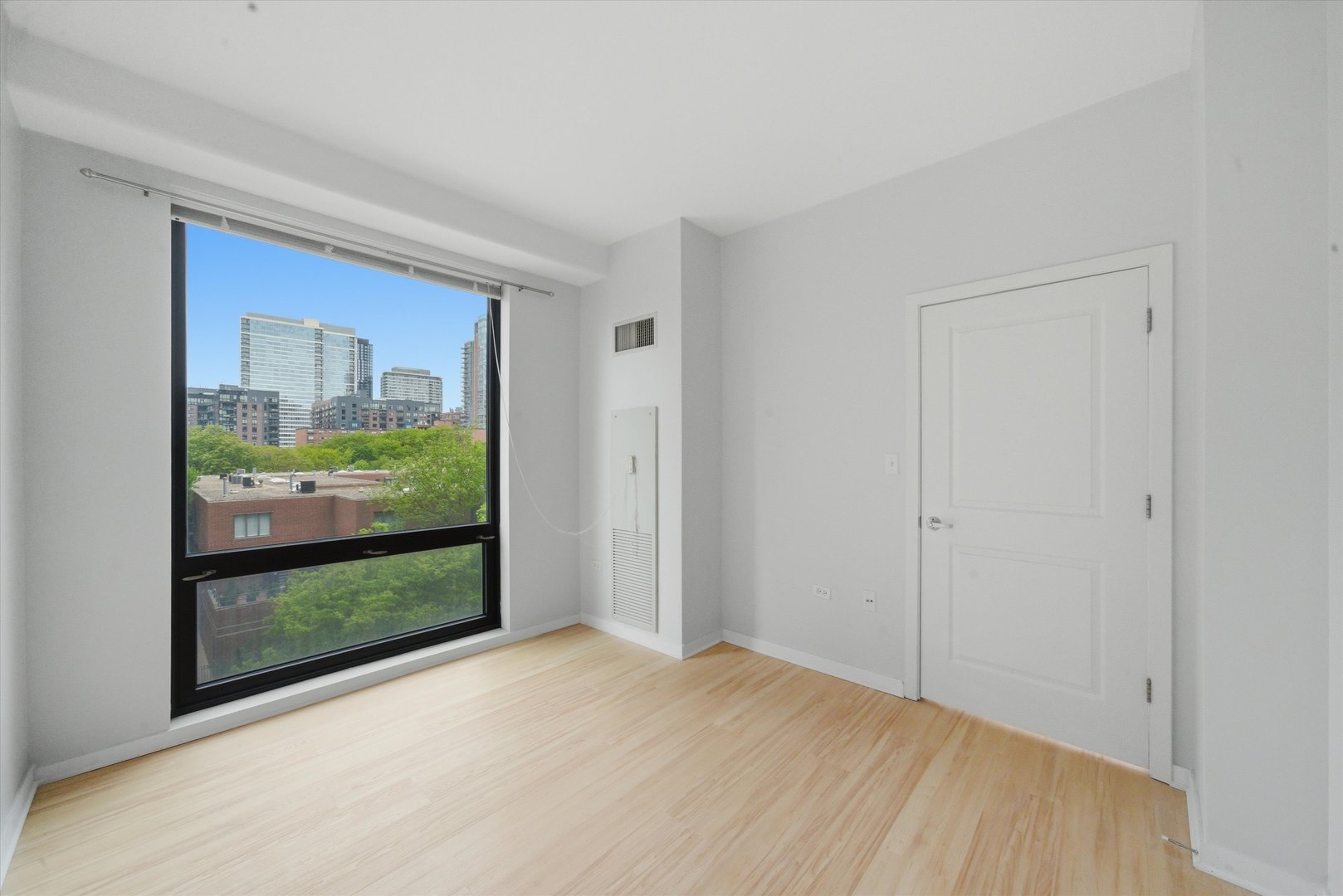 1 E 8th Street 302 Property Photo 13