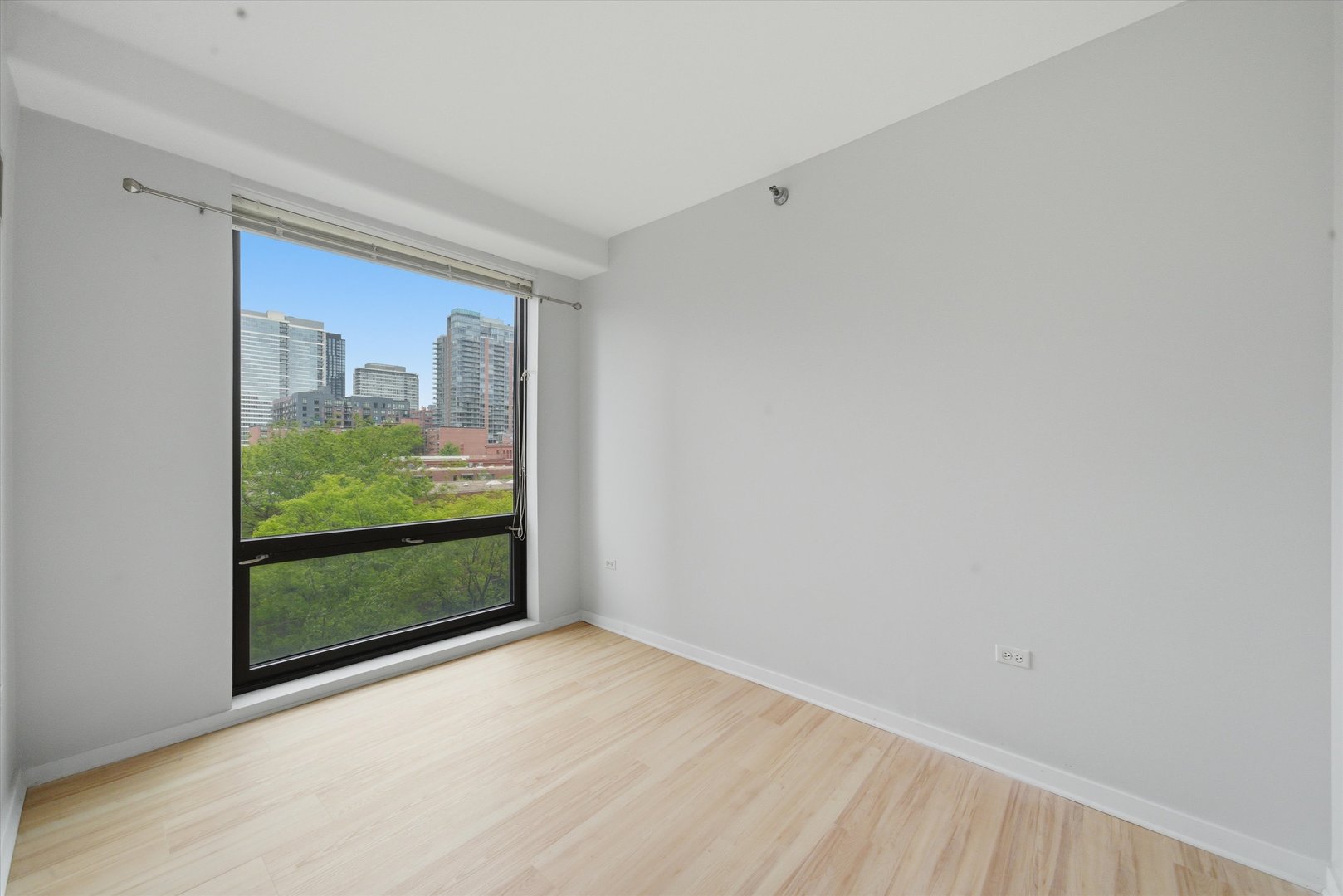 1 E 8th Street 302 Property Photo 14