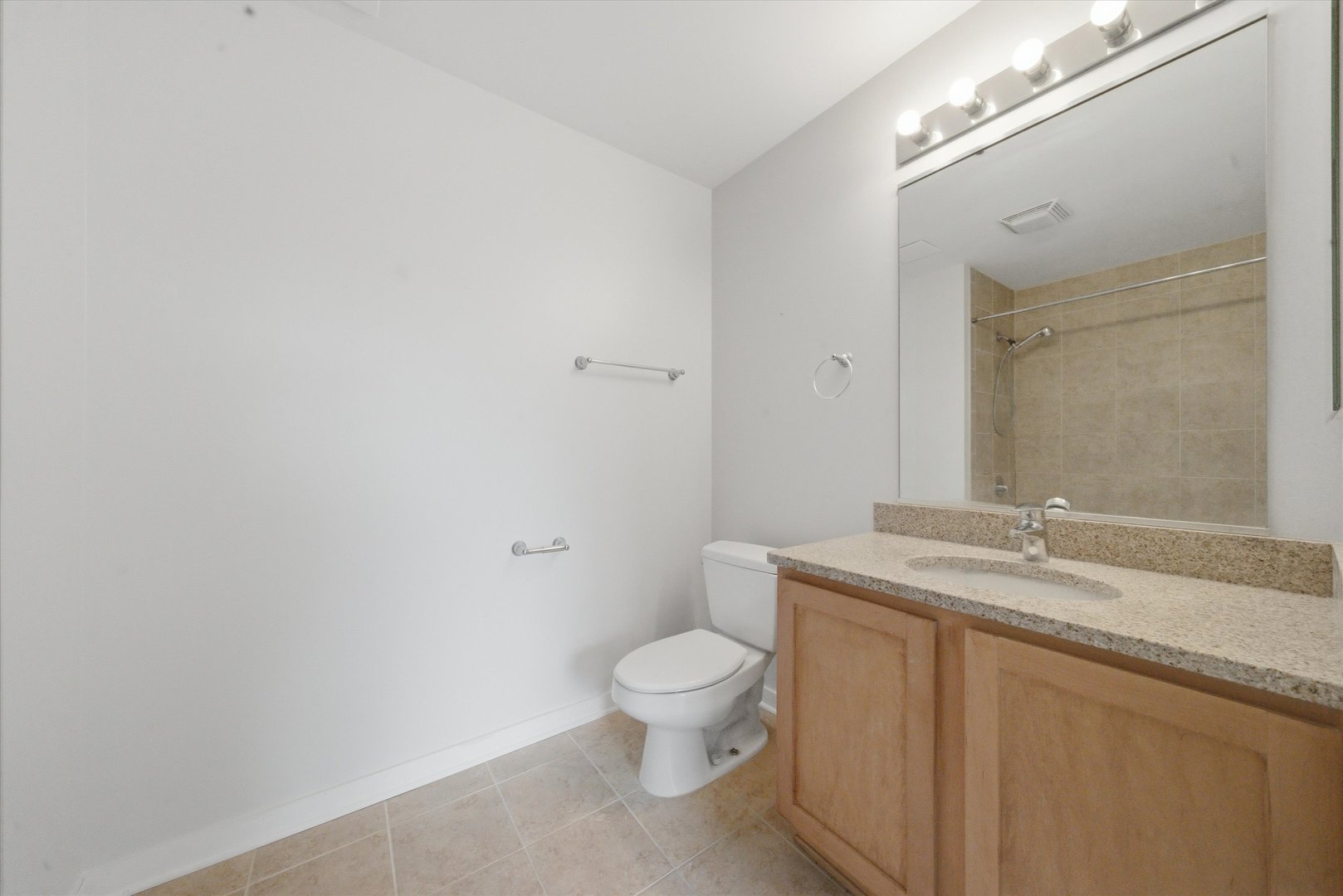1 E 8th Street 302 Property Photo 17