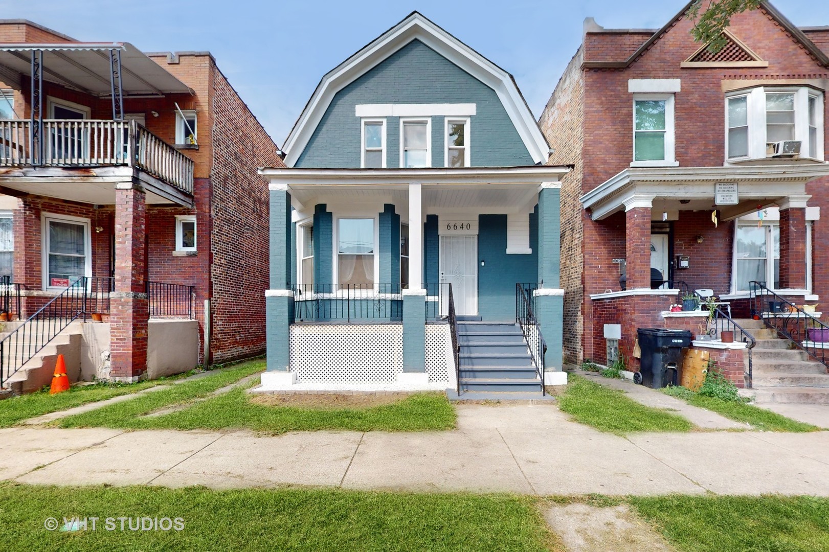 6640 S CHAMPLAIN Avenue Property Photo 1