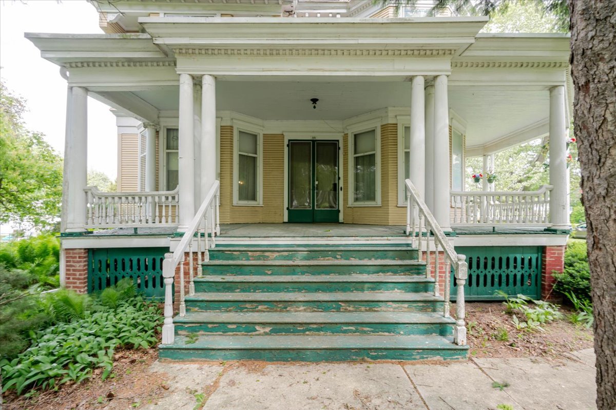 425 Mason Street Property Photo 4
