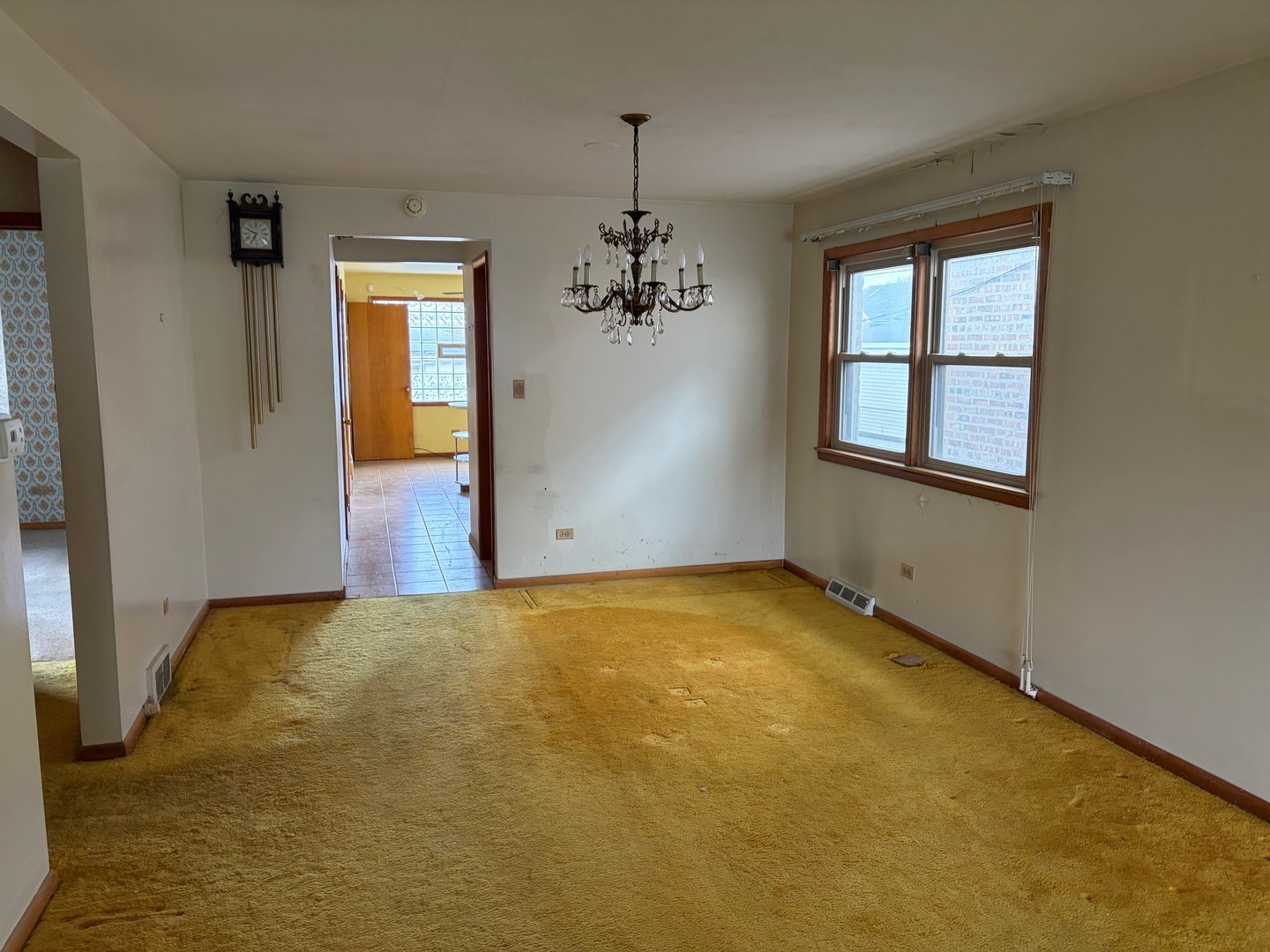 10031 S Forest Avenue Property Photo 3