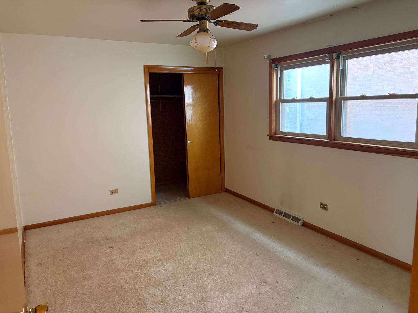 10031 S Forest Avenue Property Photo 5