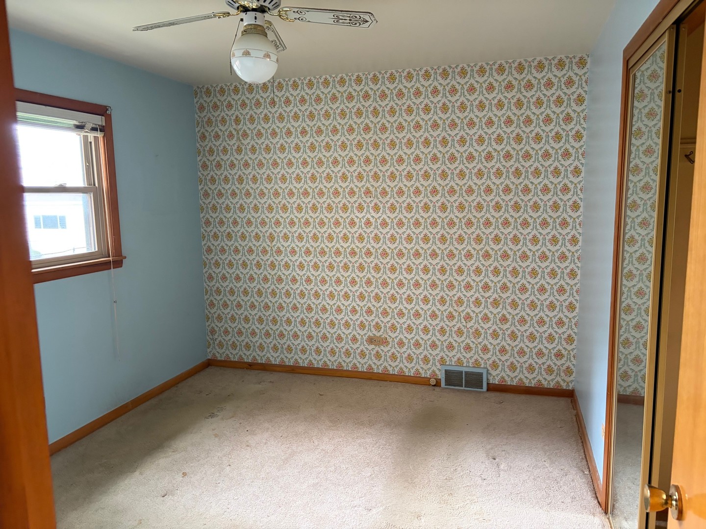 10031 S Forest Avenue Property Photo 8