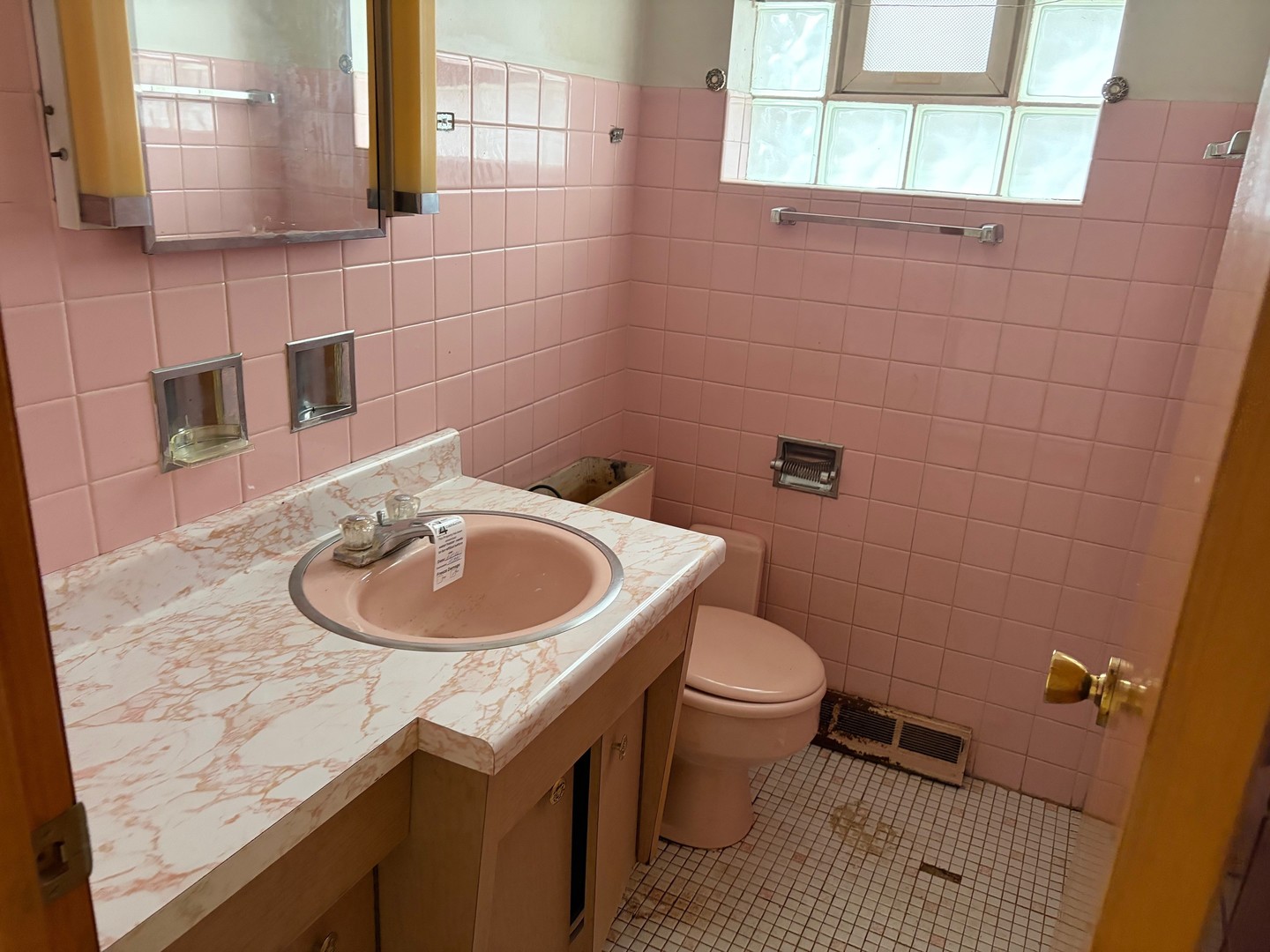 10031 S Forest Avenue Property Photo 10