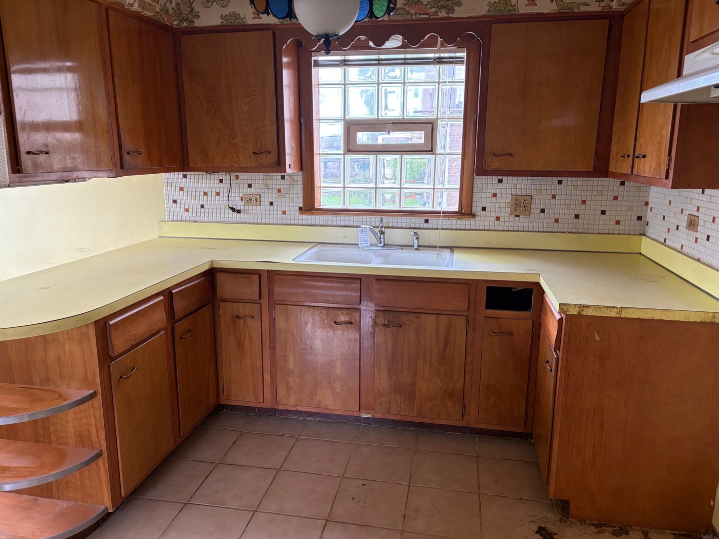 10031 S Forest Avenue Property Photo 11
