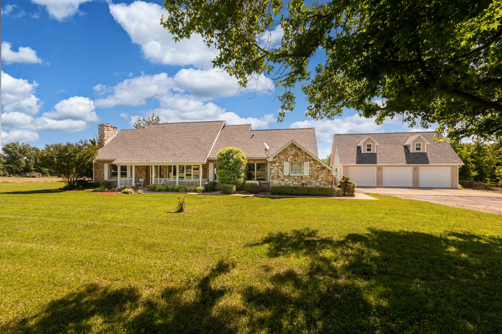 18096 IL-37 Property Photo 1