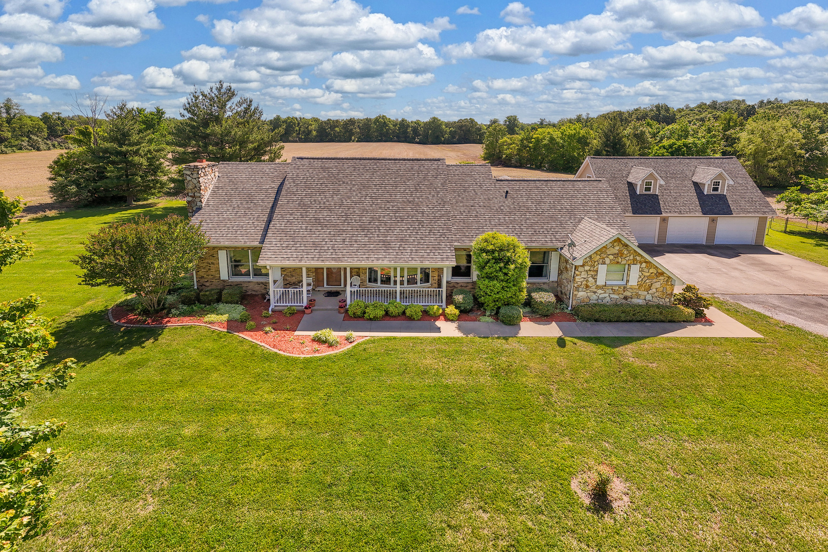 18096 Il-37 Property Photo 2
