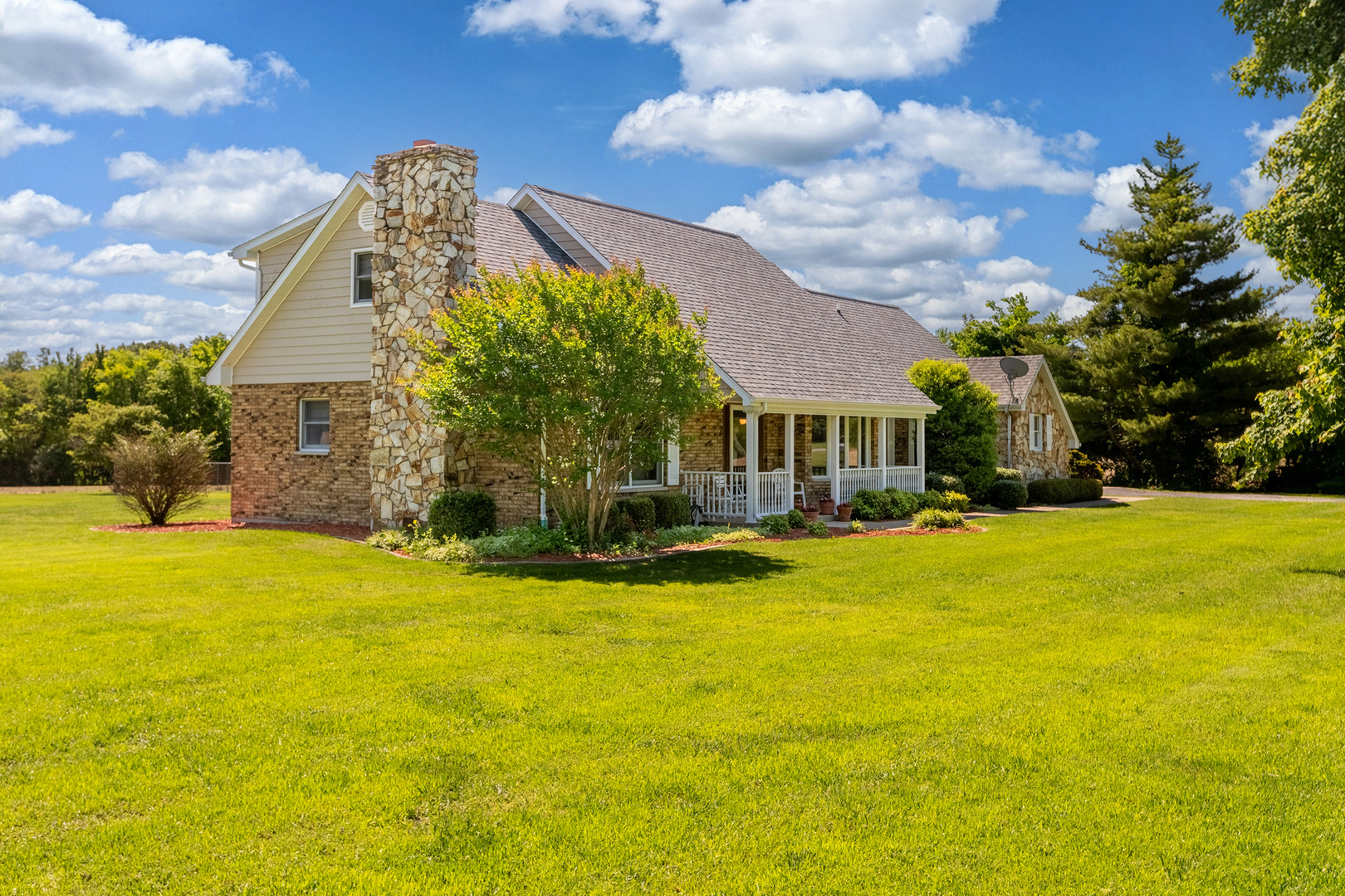 18096 Il-37 Property Photo 4