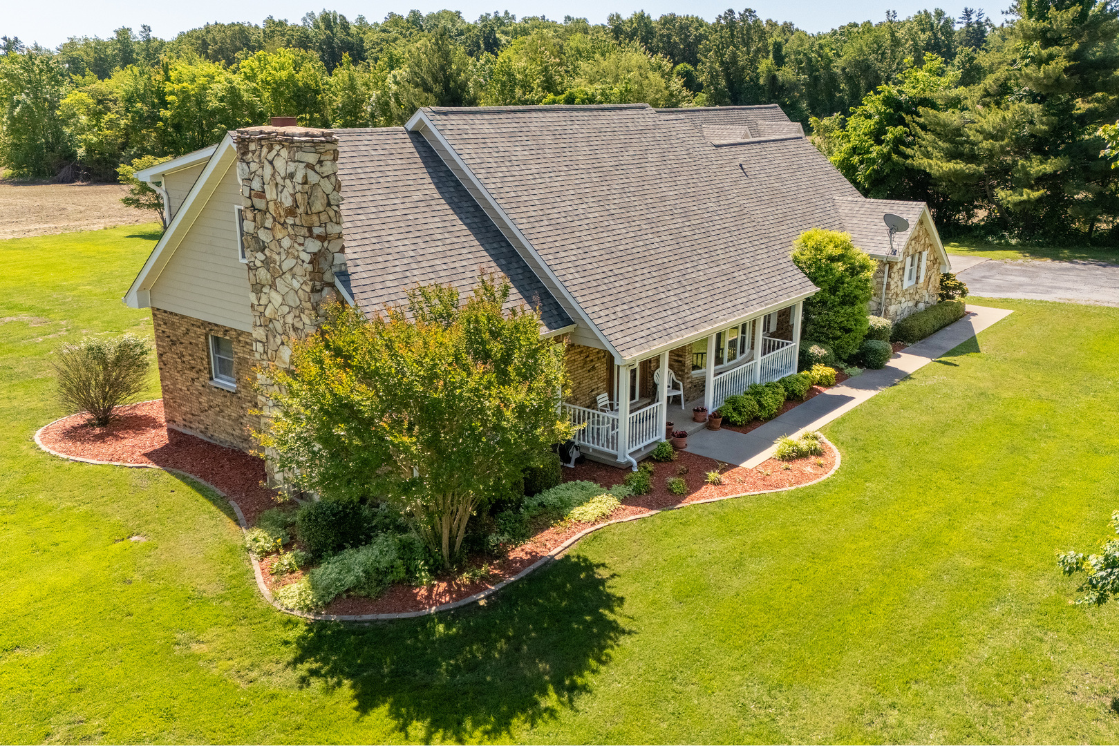 18096 Il-37 Property Photo 53
