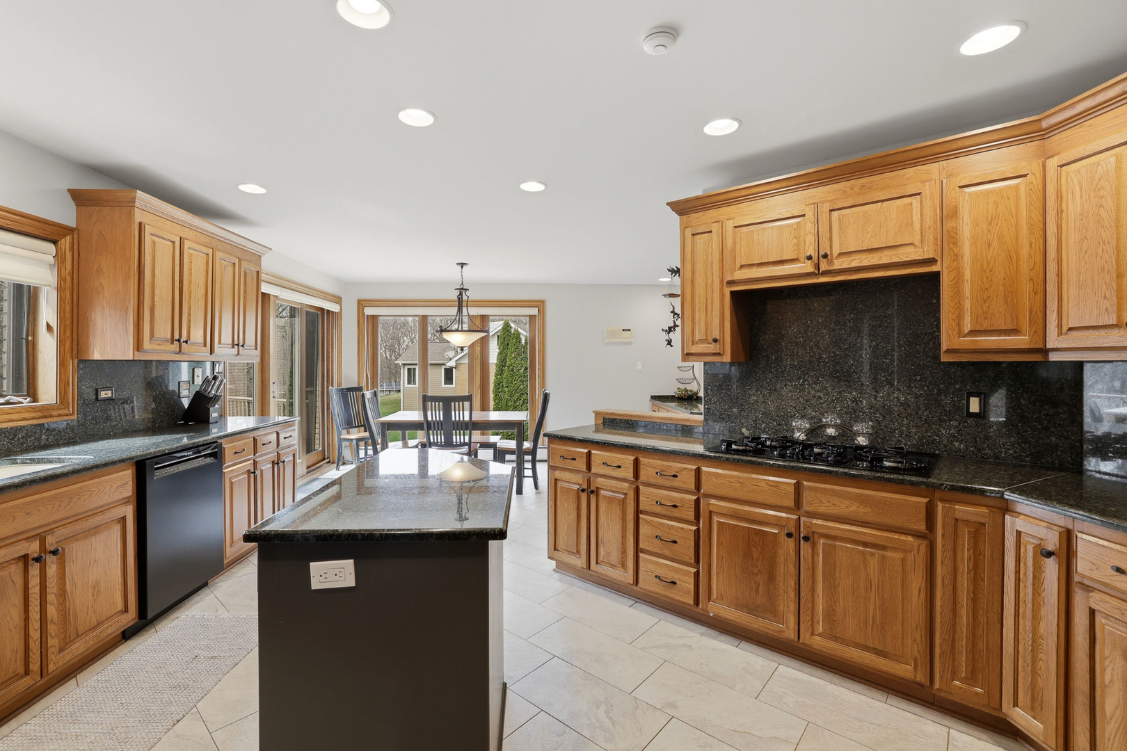 33 W Eureka Avenue Property Photo 6