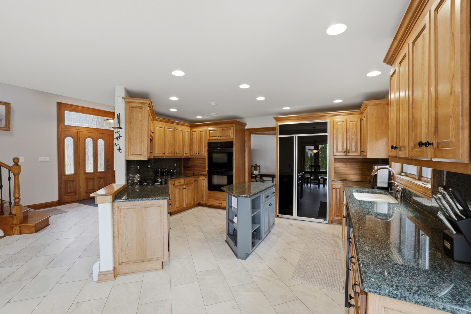 33 W Eureka Avenue Property Photo 8