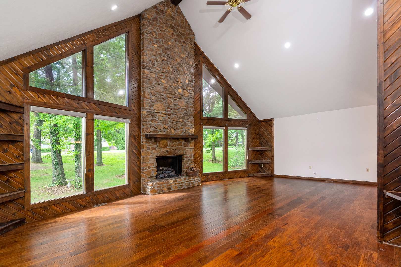500 Arbor Drive Property Photo 4