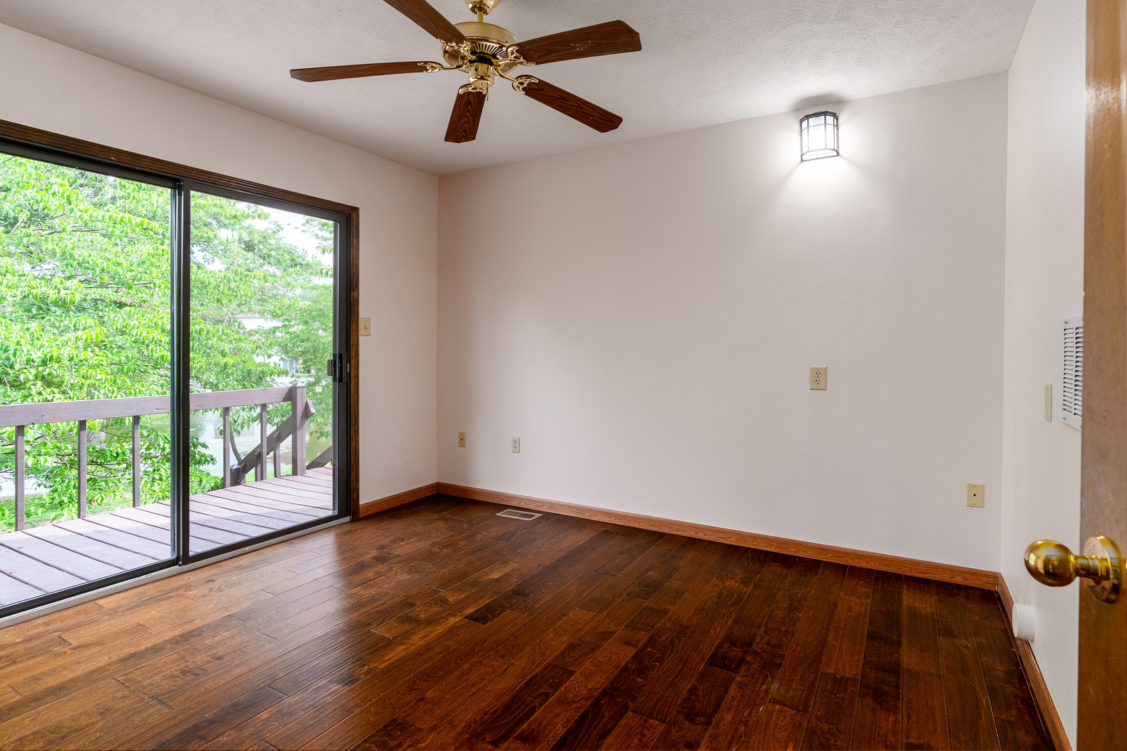 500 Arbor Drive Property Photo 14