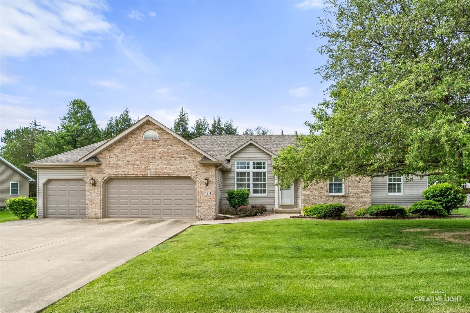 714 E Knights Road Property Photo 1