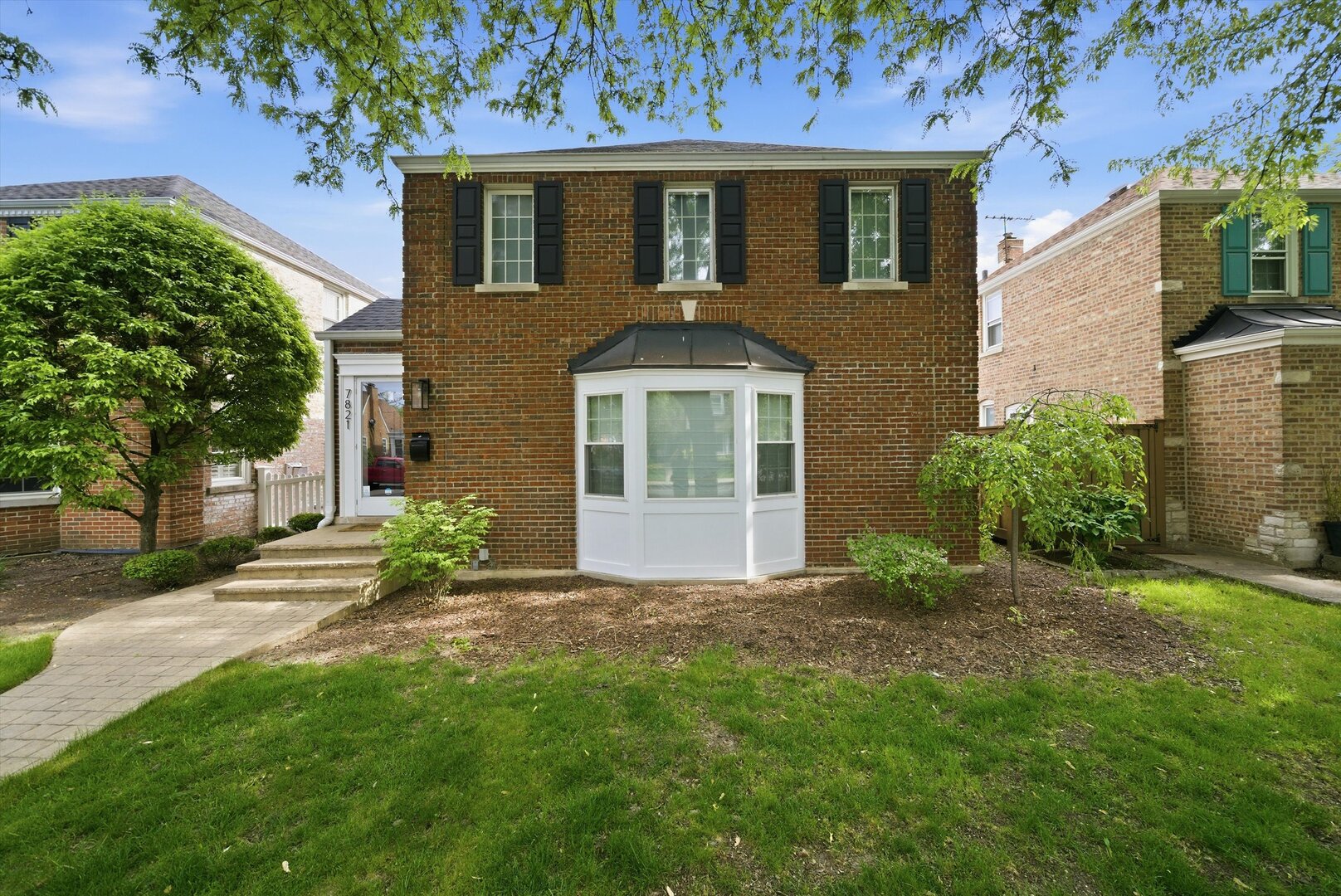 7821 W Thorndale Avenue Property Photo 1