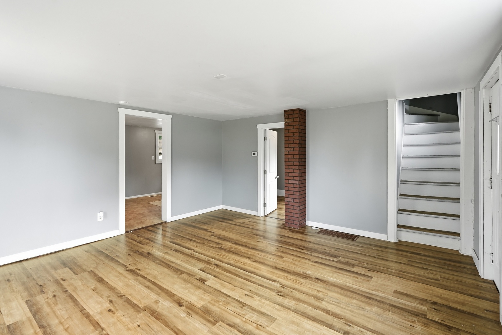 447 N Birch Street Property Photo 4