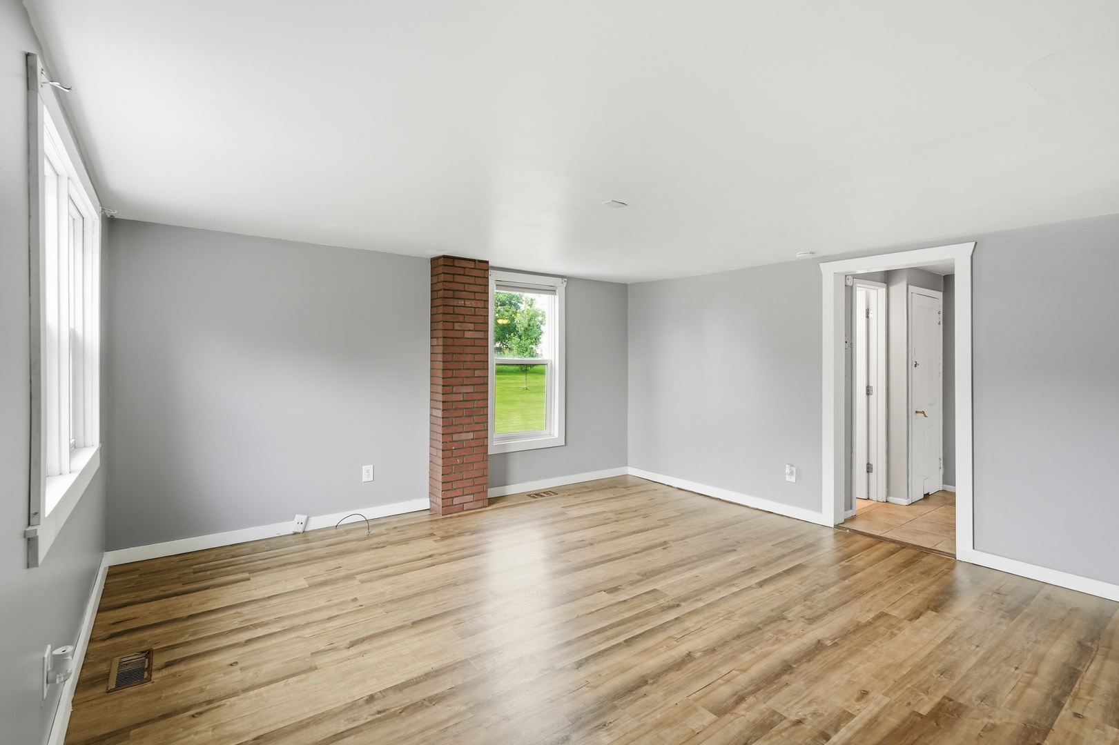 447 N Birch Street Property Photo 5