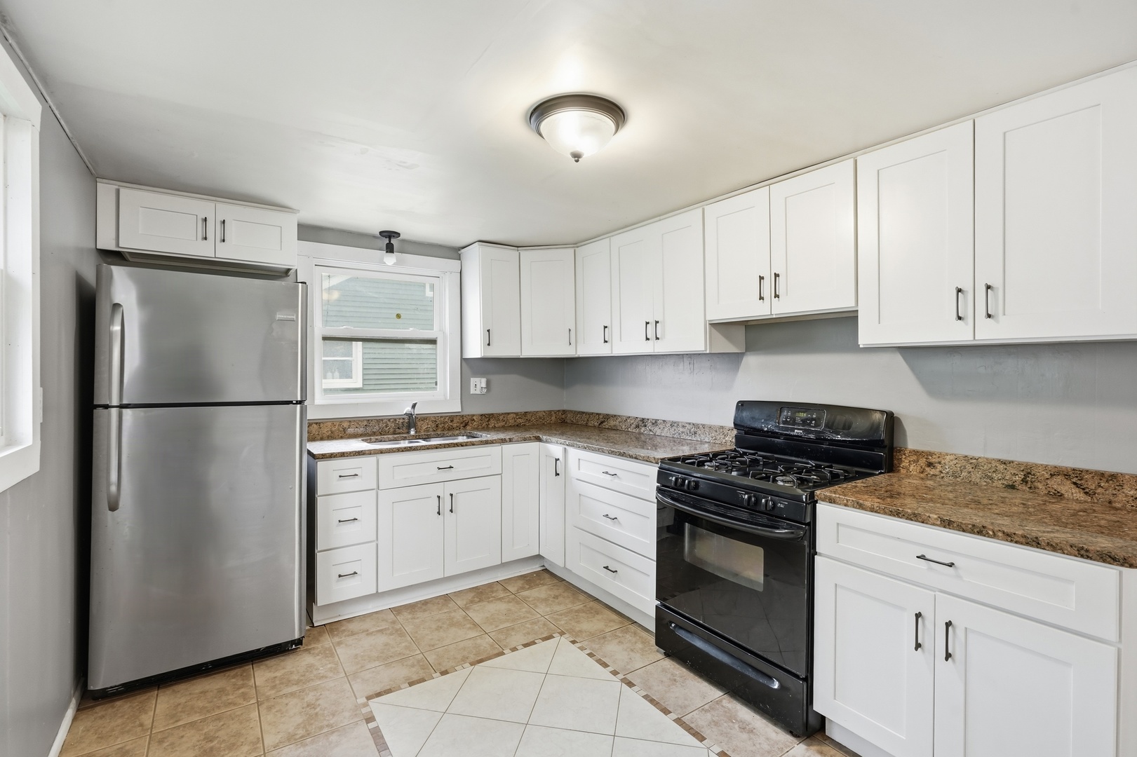 447 N Birch Street Property Photo 7