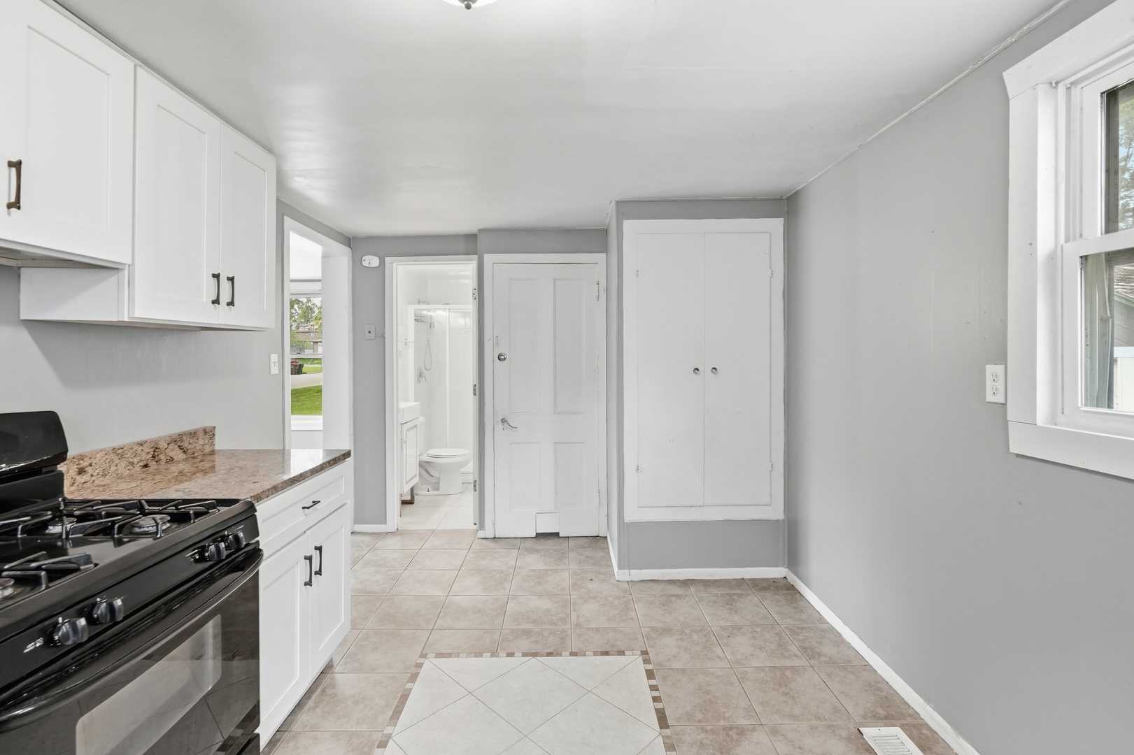 447 N Birch Street Property Photo 8
