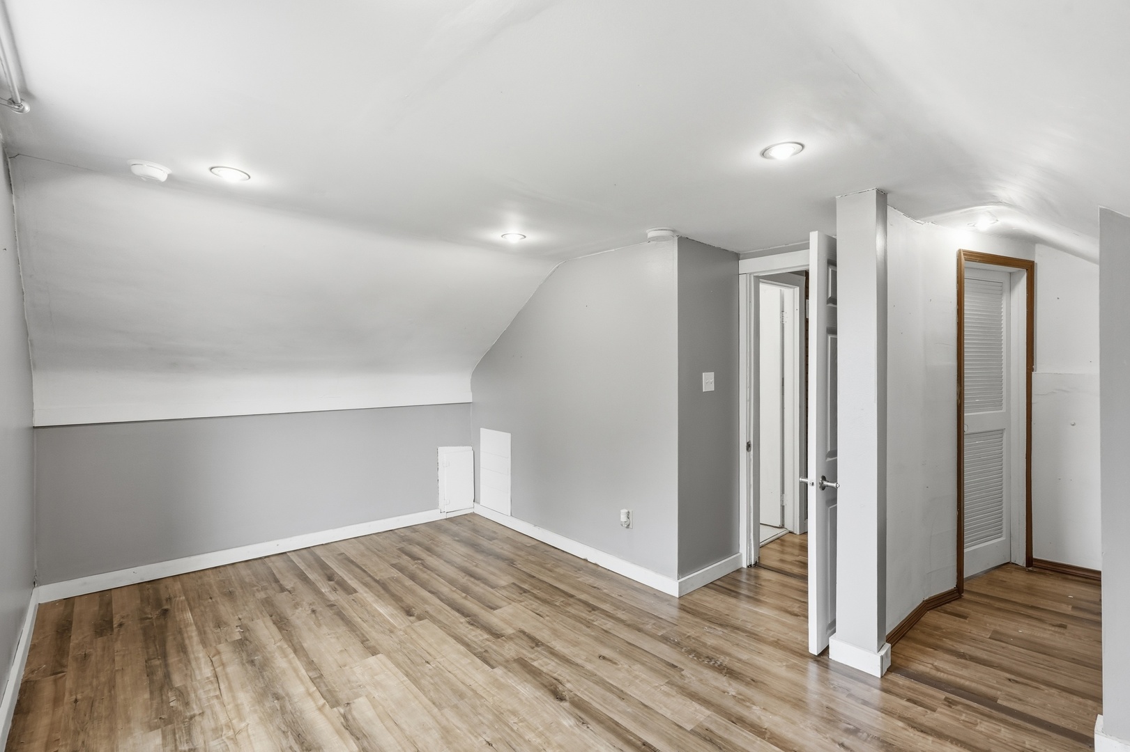 447 N Birch Street Property Photo 12