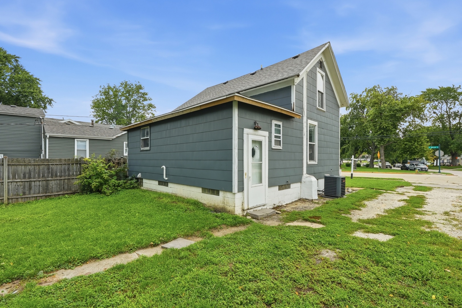 447 N Birch Street Property Photo 18